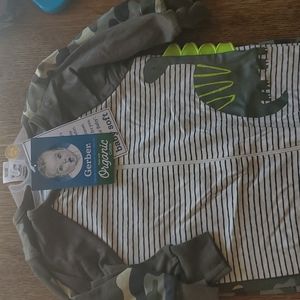 Dinosaur pj's 3-6m